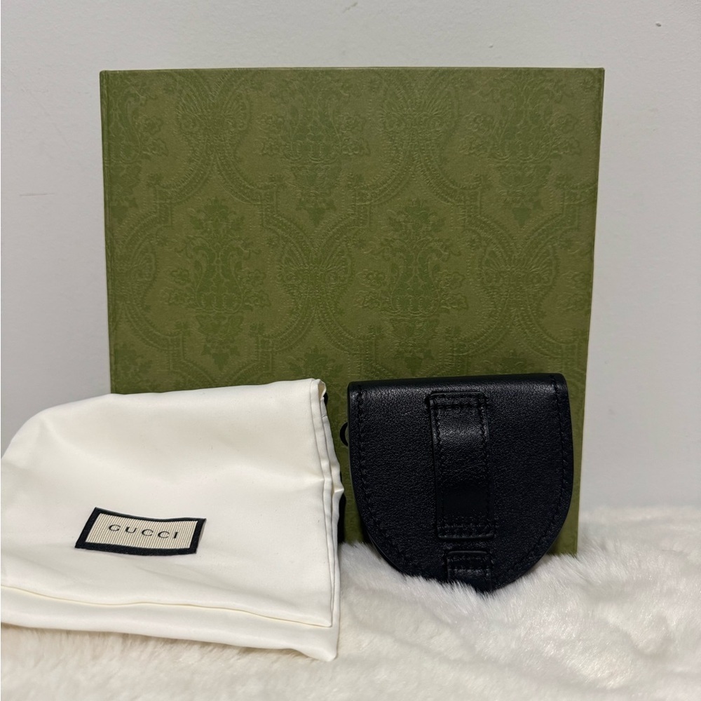 Gucci Black Coin purse with Gold Logo - Picture 4 of 9